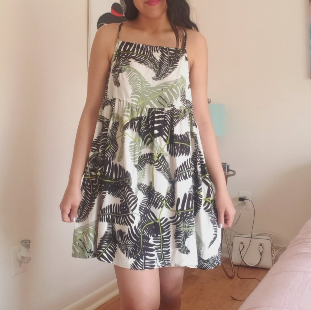 Woman Short Dress size 7/8 green